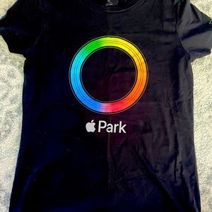 Apple Park infinity loop shirt sz women’s small